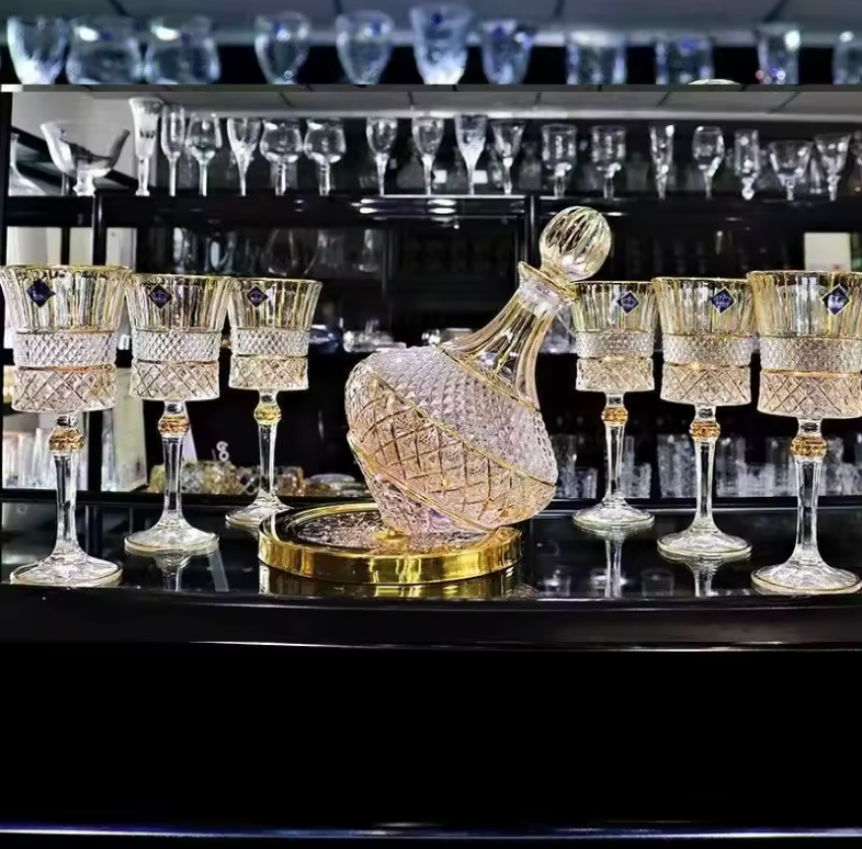 Exquisite Crystal Rotating Decanter + 6 Glasses + Holder